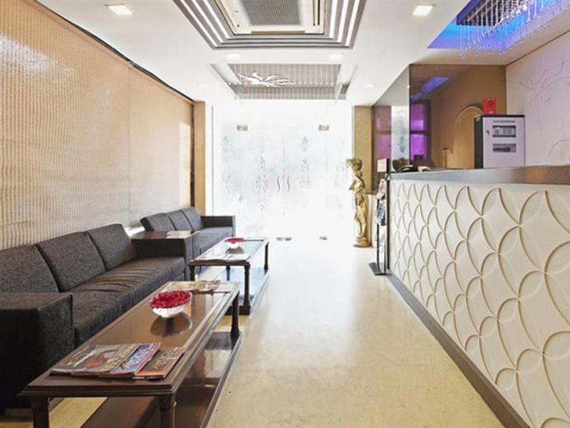 Hotel B Continental Delhi  Eksteriør billede