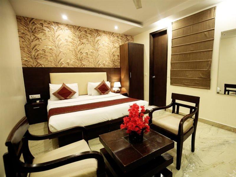Hotel B Continental Delhi  Eksteriør billede