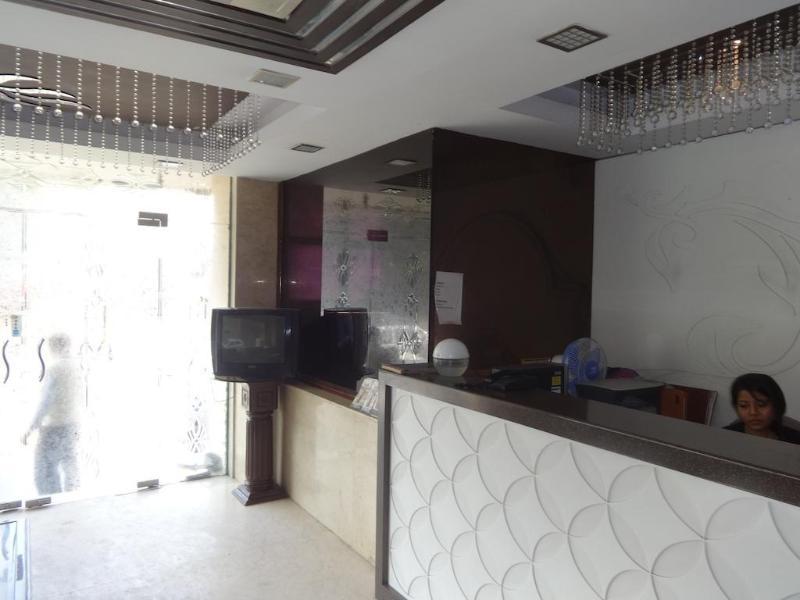 Hotel B Continental Delhi  Eksteriør billede