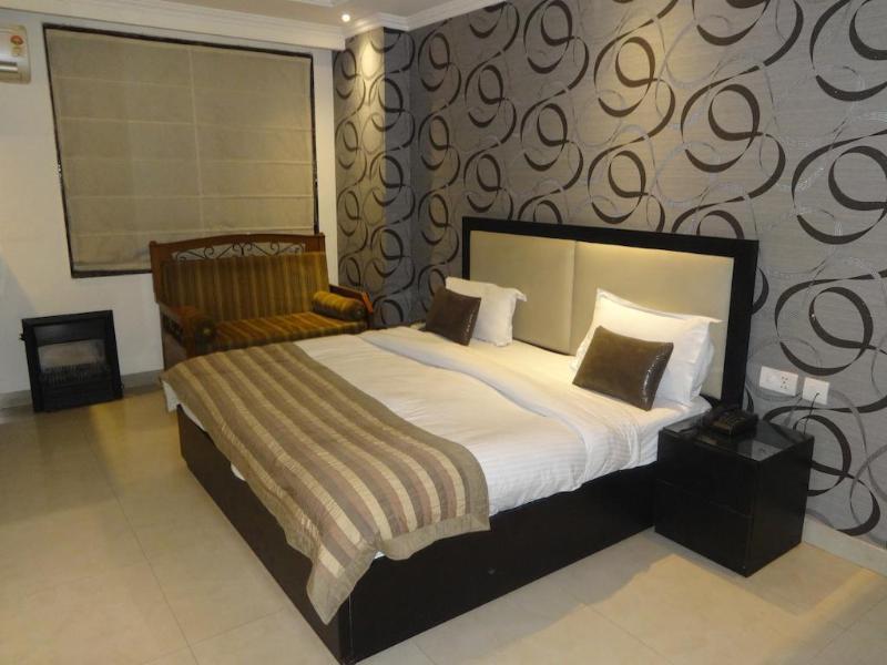 Hotel B Continental Delhi  Eksteriør billede